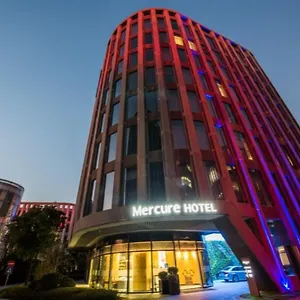 Mercure Hongqiao Railway Station Hotel